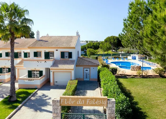 וילה Flor Da Falesia *