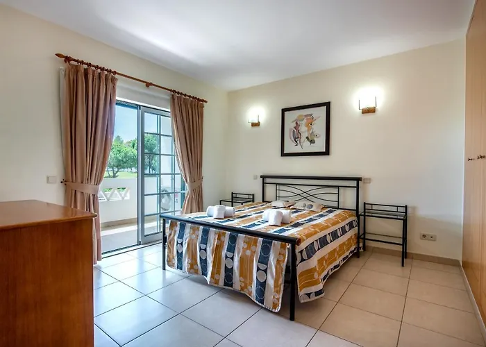 וילה Flor Da Falesia *